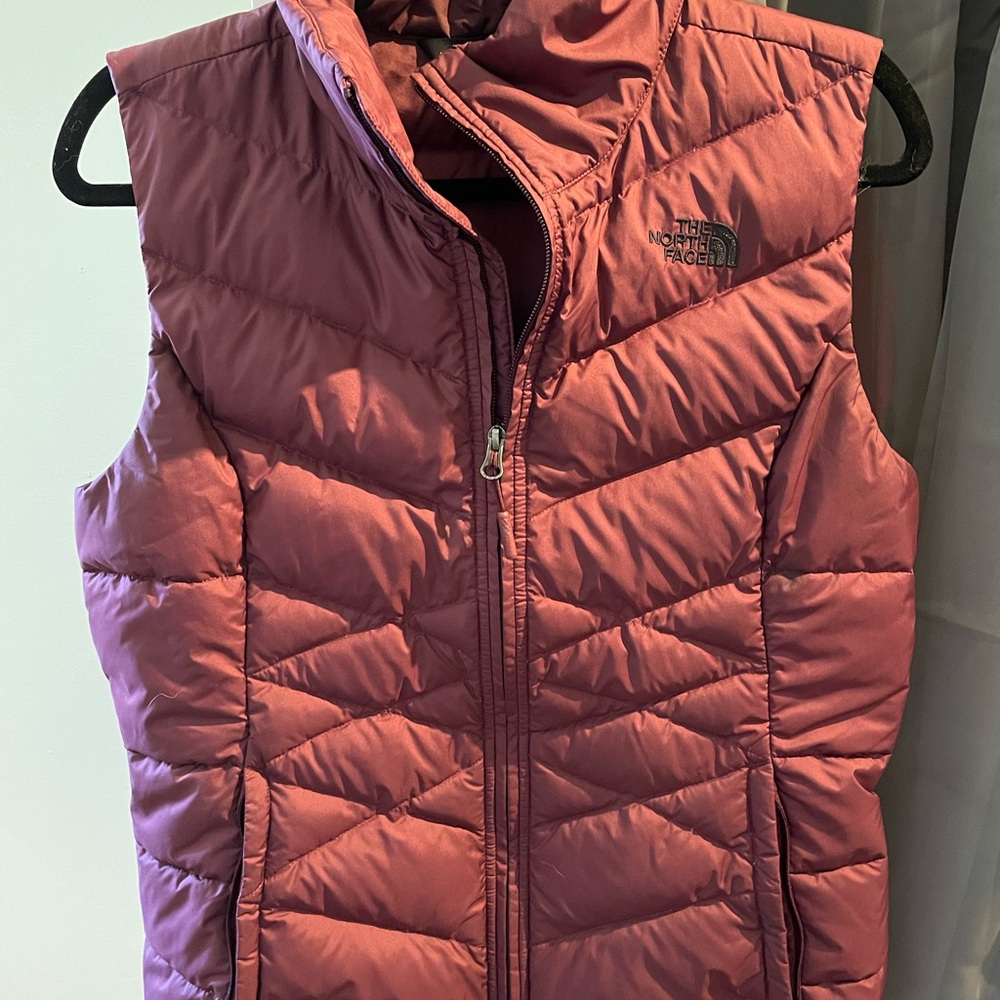 Womens maroon Northface vest size medium
